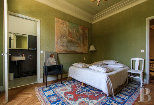 En Saône-et-Loire, à Mâcon, une villa et son jardin entièrement de style Art déco - photo  n°50